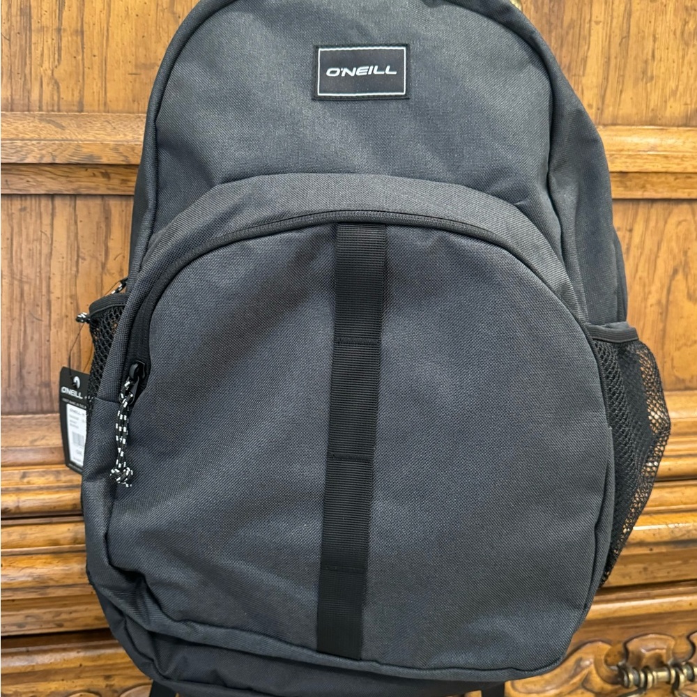 O'Neill Instinct Backpack, Black. 2 side mesh water bottles pockets